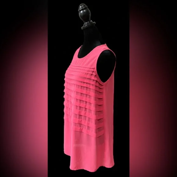 Ya Los Angeles: Silk Ruffled Tier Sleeveless Blouse - Picture 3 of 17